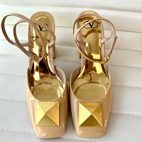 Shoes - One Stud 90 Patent Pump Sz38/7.5